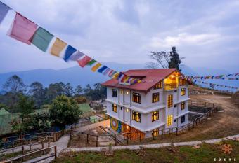 Zostel Rinchenpong (Pelling) has Balcony rooms