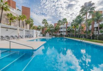 Avalon has Balcony rooms