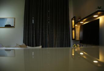 ENz Lovely Apartment 9 has Balcony rooms