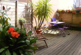 Hulotte has Balcony rooms