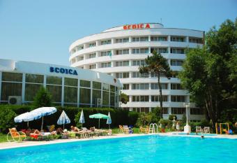 Hotel Scoica has Balcony rooms