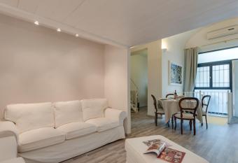 Azzurra s apartment - Appartamento di Azzurra nel centro di Firenze has Balcony rooms