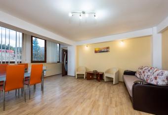 Central Apartament Predeal Nr 2 has Balcony rooms