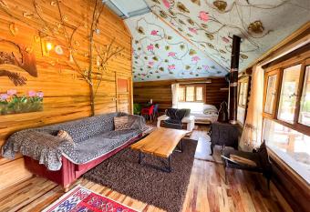 Ayn  tayn Chalet has Balcony rooms