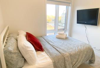 Dockside Budget Double Room,,, has Balcony rooms