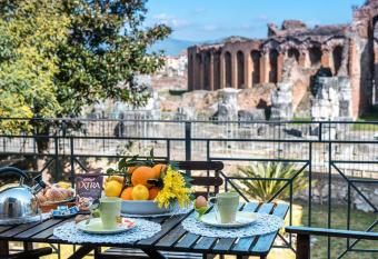 Casa vacanze Antica Capua allows 18 year olds to book a room