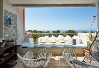 Luxury Sea View has Balcony rooms