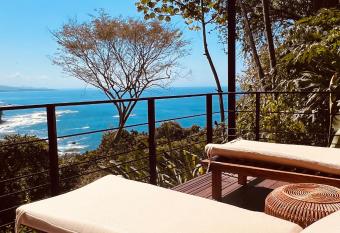 Veranera has rooms with a private hot tub