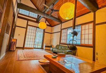                                     -Authentic private home with Private Kusatsu Onsen - THE HIDEOUT VILLA KUSATSU- has Balcony rooms