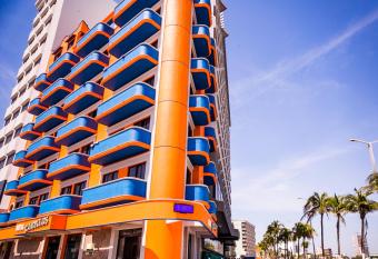 Hotel Candilejas Playa allows 18 year olds to book a room