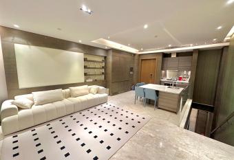 ZHome-Deplex luxury apartment-Near The Bund has Smoking rooms