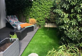 Appartement avec Jardin - La Plaine Saint Denis has Balcony rooms