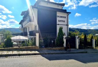 Family Hotel Bela has Balcony rooms