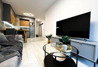 Apartament 102 Lokum Porto allows 18 year olds to book a room