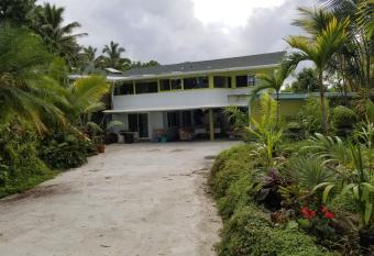 4 bedroom 3 batroom home allows 18 year olds to book a room