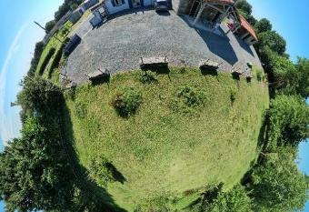 G  te Relais du Doulay has Balcony rooms