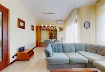 Vicino Fiera Milano Rho, appartamento,2-4 posti has rooms with a private hot tub