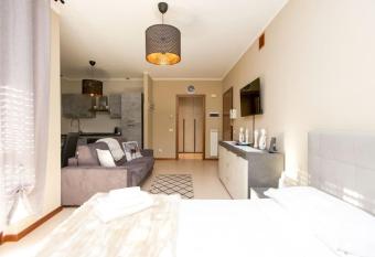 Comfort in Malpensa-Rho Fiera Milano 15 min has Balcony rooms