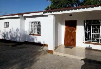 Nichi s Guesthouse - Cosy 3 bedroom with breakfast has Balcony rooms