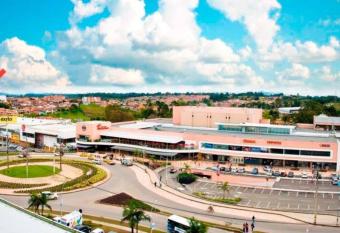 Amazing one bedroom apartment near the Airport ! allows 18 year olds to book a room