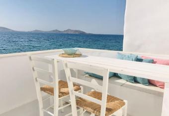 Naoussa seafront studios Little Mermaid has Balcony rooms