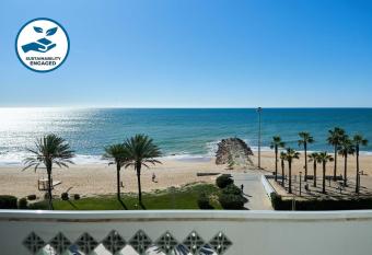 Apartment Paran   by Algarve Vacation allows 18 year olds to book a room