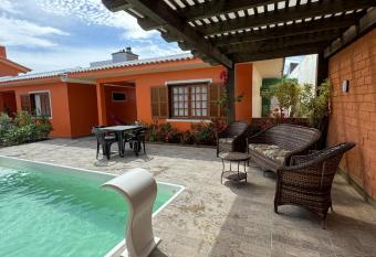 RJ Residencial Nosso Sonho com Piscina a 120m mar has Balcony rooms