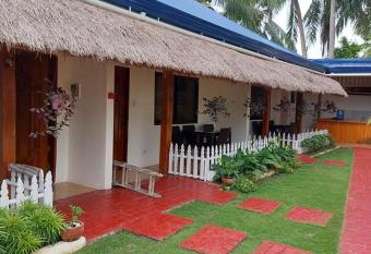 Glorias Panglao Inn 2 (Family/Group Rooms) has Balcony rooms