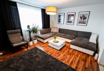 Coldweek apartment - Samorin near X-bionic sphere has Balcony rooms