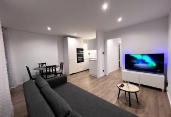 Logement-Proche Strasbourg-rez de jardin-Centre has Balcony rooms