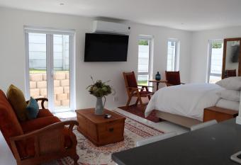 Nivenia Beach House allows 18 year olds to book a room