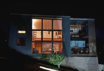 Casa Vaguada Laguna Verde has rooms with a private hot tub