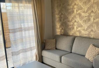 Le Bastidon des Alpilles allows 18 year olds to book a room