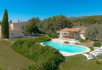 Le Samaro has Balcony rooms