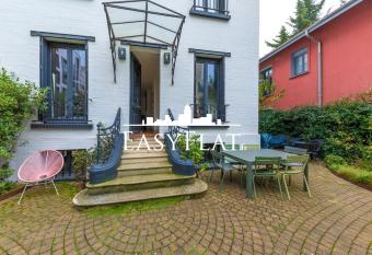 Beautiful 5 - bedroom house, Boulogne, near Roland Garros, by Easyflat has Balcony rooms