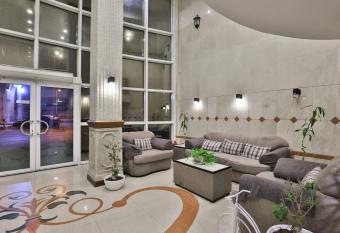 Al Harira Al Motamaiza Furnished Apartment allows 18 year olds to book a room