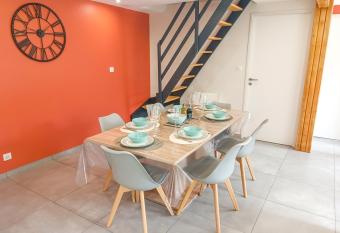 Le g  te d Ouillon has Balcony rooms