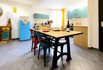 LE COLOR VIENNE centre has Balcony rooms