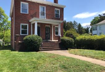 Nobile House RVA has Balcony rooms