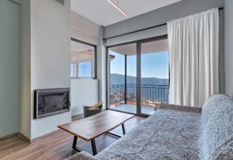 Arachova s Experience M3 has Balcony rooms