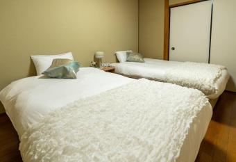 302                                  3                      20                                         has Balcony rooms