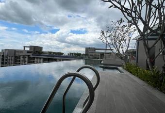 Camelia Youth City Nilai Studio residence 5pax has Balcony rooms