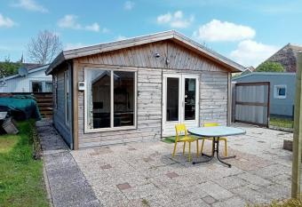 tiny house nabij de kust has Balcony rooms