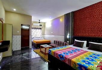 Vinodhara Guest House has Balcony rooms