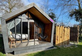 Tenthuisje met hottub in Callantsoog allows 18 year olds to book a room