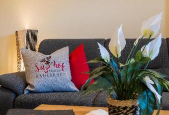 Bauernhof S    hof has Balcony rooms