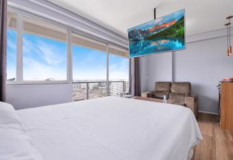 Osasco Piscina aquecida Vista Estacionamento allows 18 year olds to book a room