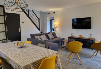 G  te Chez Marie T 6 personnes has Balcony rooms