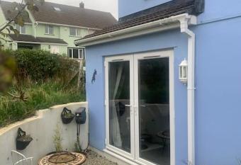 Kinterbury Annexe has Balcony rooms