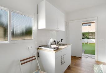 Casa Plaza San Nicol  s de Bari has Balcony rooms